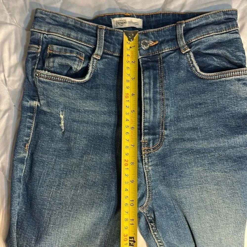 Zara Jeans Trafaluc Size 2. Inseam 26 inches Hi-Rise Skinny